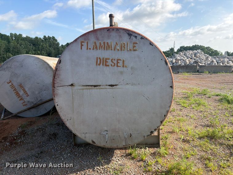 image for item FI0252 (2) fuel tanks