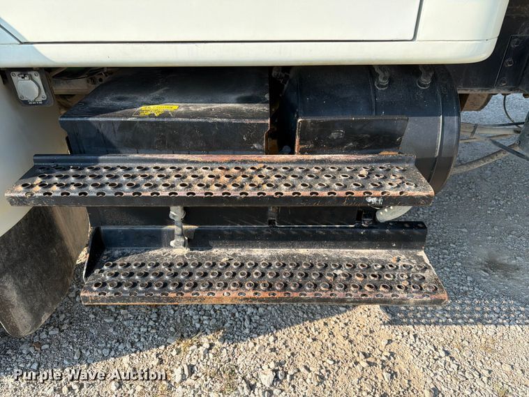 image for item FK3506 2002 International F4900 dump truck
