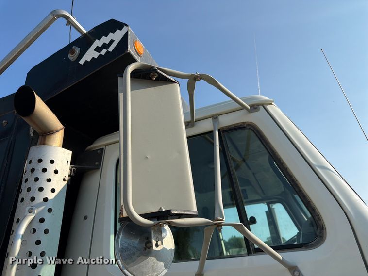 image for item FK3506 2002 International F4900 dump truck
