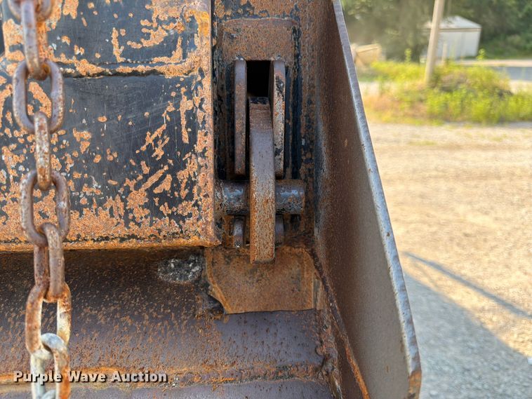 image for item FK3506 2002 International F4900 dump truck
