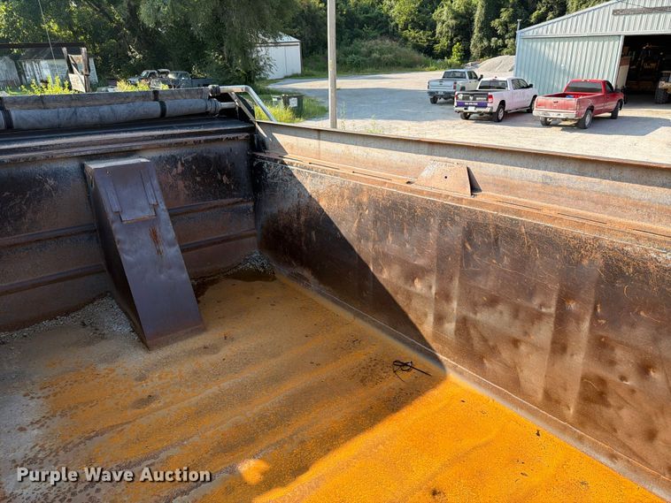 image for item FK3506 2002 International F4900 dump truck