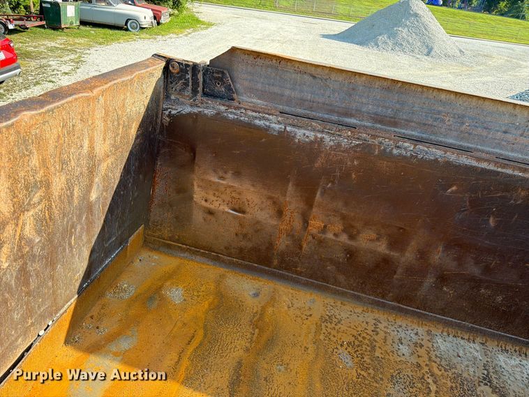 image for item FK3506 2002 International F4900 dump truck