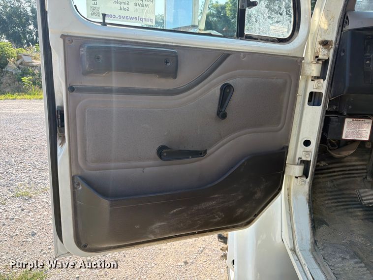 image for item FK3506 2002 International F4900 dump truck
