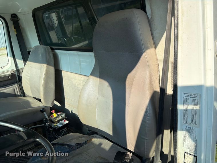 image for item FK3506 2002 International F4900 dump truck