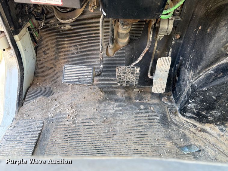 image for item FK3506 2002 International F4900 dump truck