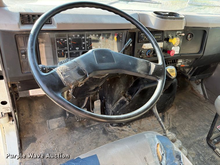 image for item FK3506 2002 International F4900 dump truck