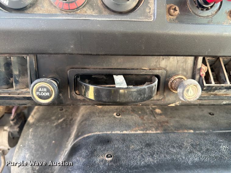 image for item FK3506 2002 International F4900 dump truck