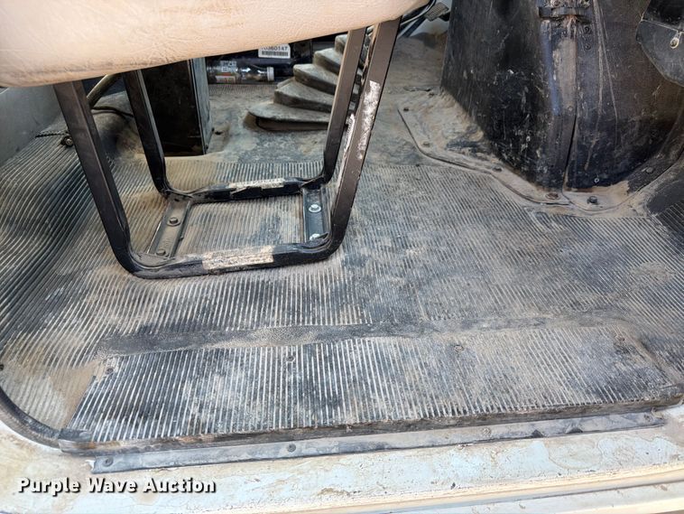 image for item FK3506 2002 International F4900 dump truck