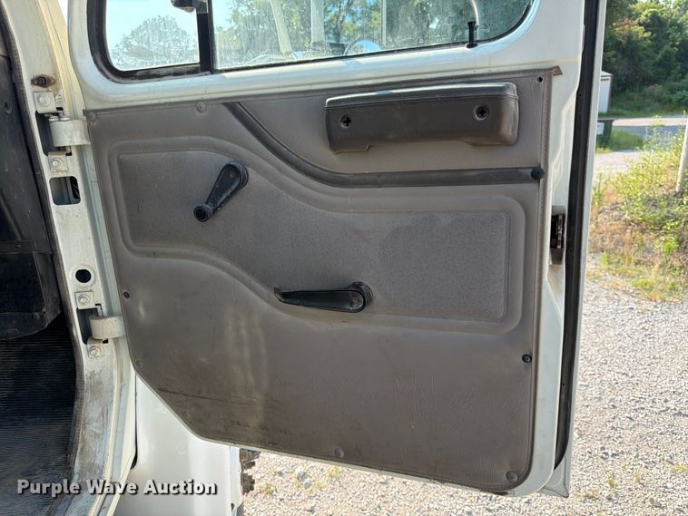 image for item FK3506 2002 International F4900 dump truck