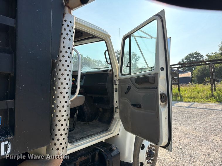 image for item FK3506 2002 International F4900 dump truck