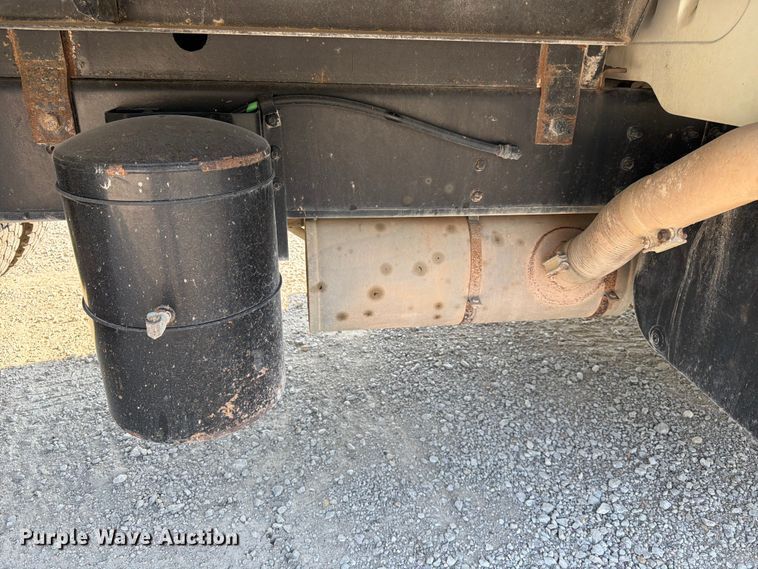 image for item FK3506 2002 International F4900 dump truck