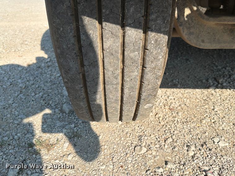 image for item FK3506 2002 International F4900 dump truck