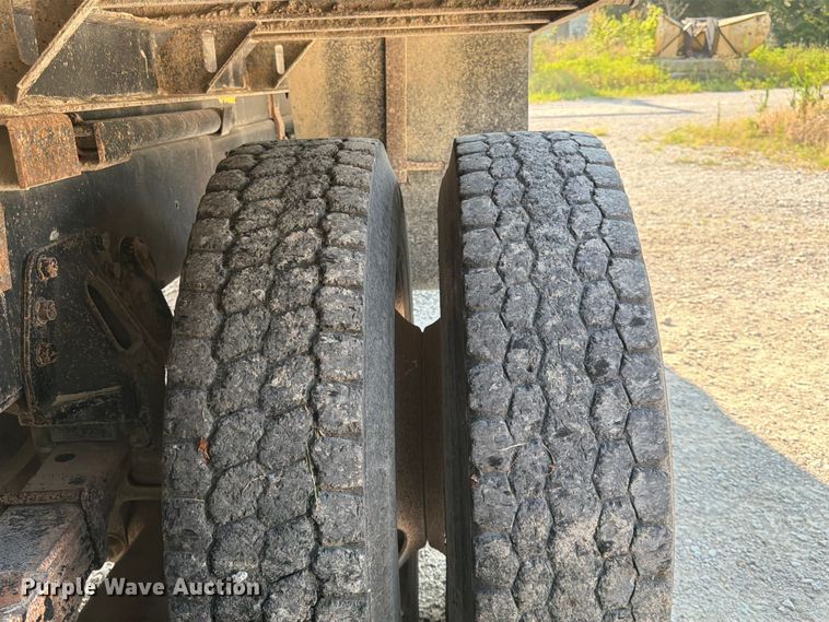 image for item FK3506 2002 International F4900 dump truck