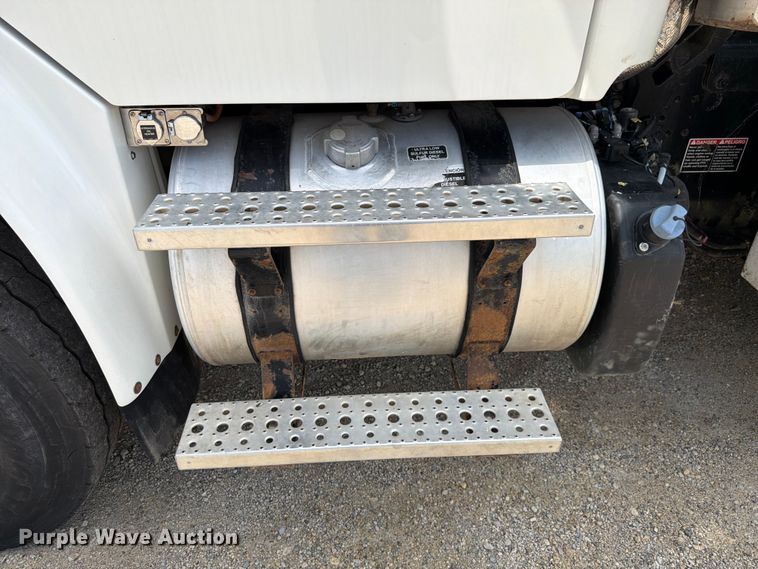 image for item FK4051 2018 Freightliner M2 refuse truck