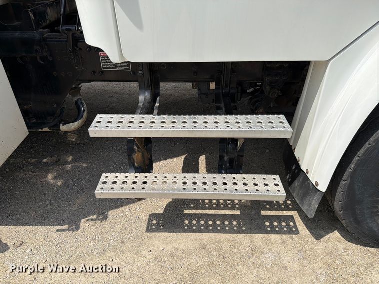 image for item FK4051 2018 Freightliner M2 refuse truck