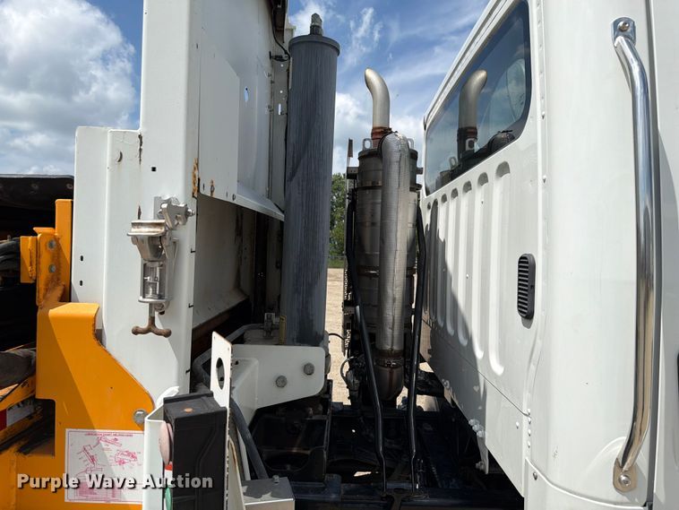 image for item FK4051 2018 Freightliner M2 refuse truck