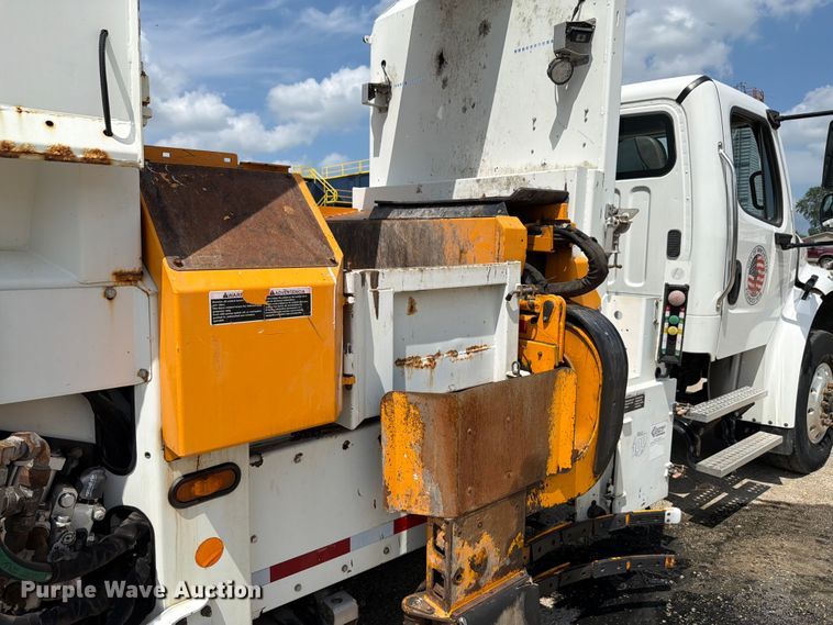 image for item FK4051 2018 Freightliner M2 refuse truck