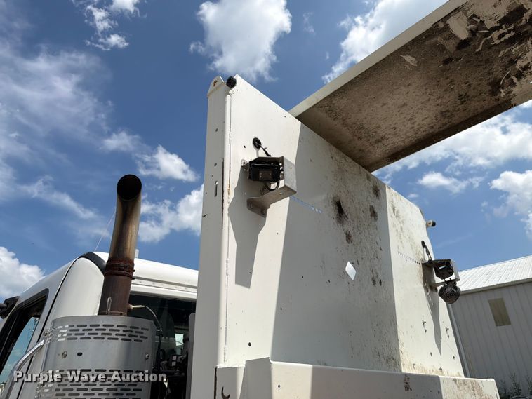 image for item FK4051 2018 Freightliner M2 refuse truck