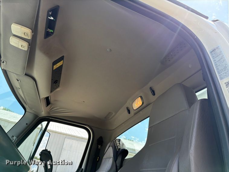 image for item FK4051 2018 Freightliner M2 refuse truck