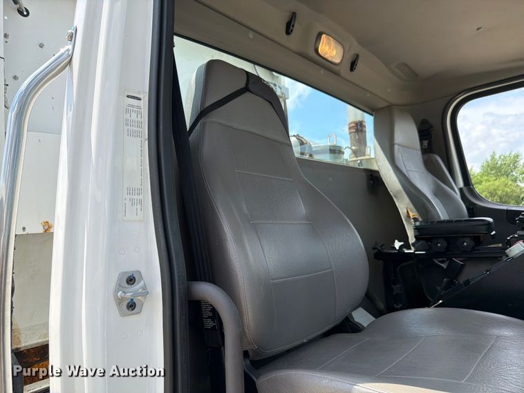 image for item FK4051 2018 Freightliner M2 refuse truck