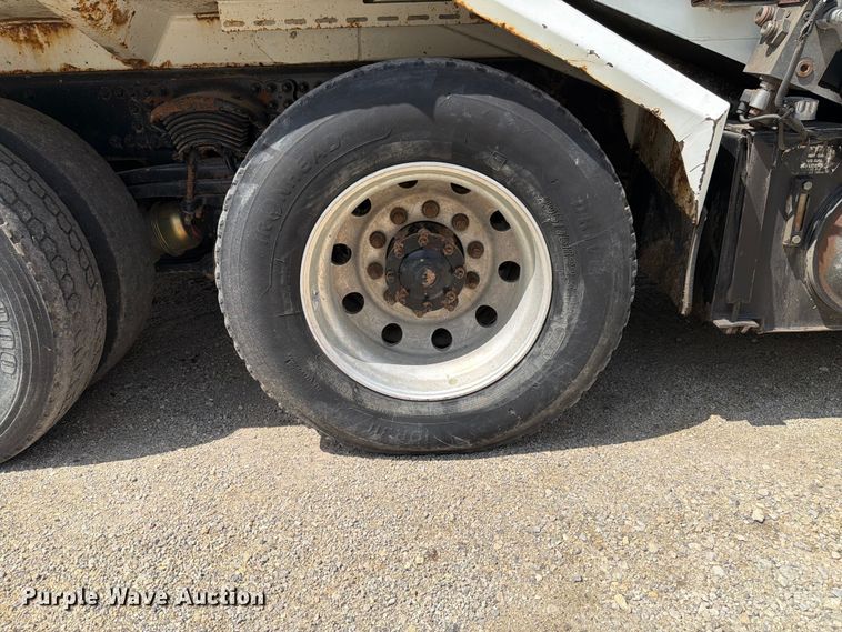 image for item FK4051 2018 Freightliner M2 refuse truck