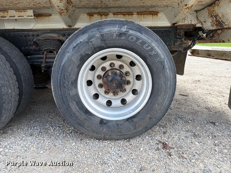 image for item FK4051 2018 Freightliner M2 refuse truck