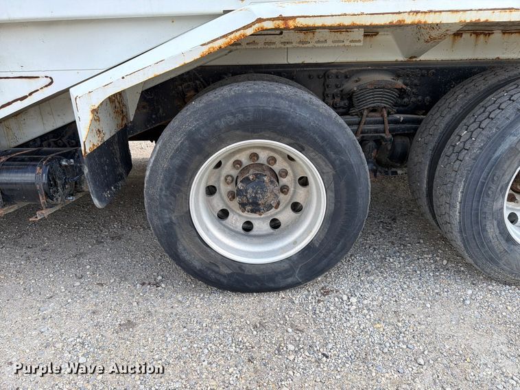 image for item FK4051 2018 Freightliner M2 refuse truck