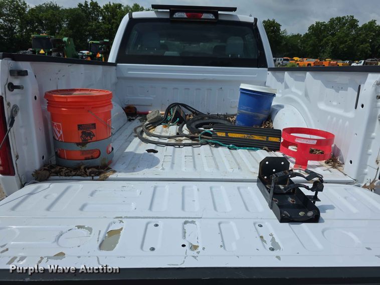 image for item FN5701 2017 Ford F150 Crew Cab pickup truck