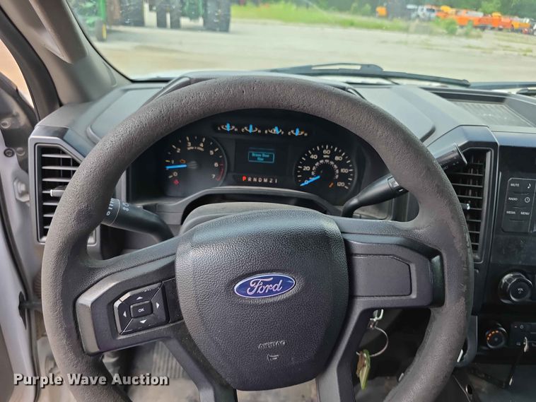 image for item FN5701 2017 Ford F150 Crew Cab pickup truck