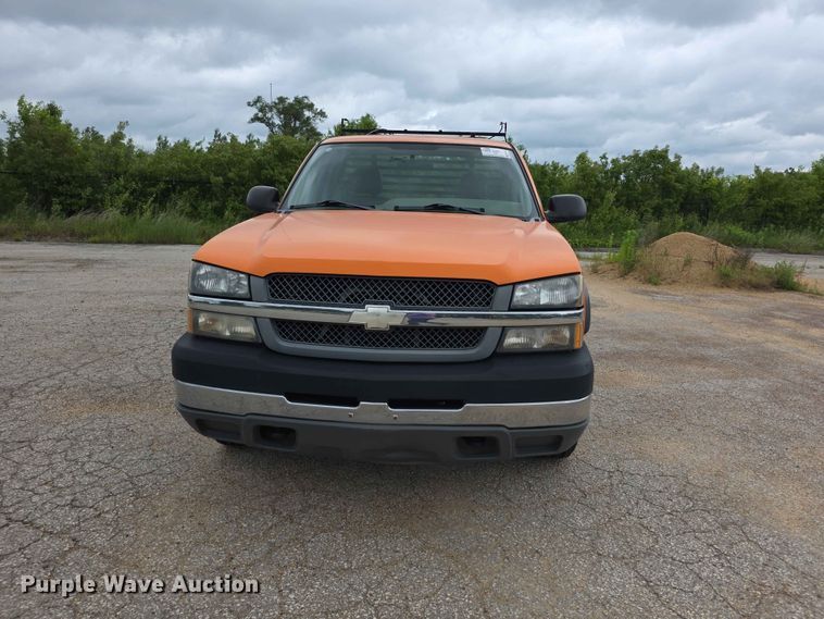 image for item FN5707 2004 Chevrolet Silverado 2500 HD pickup truck