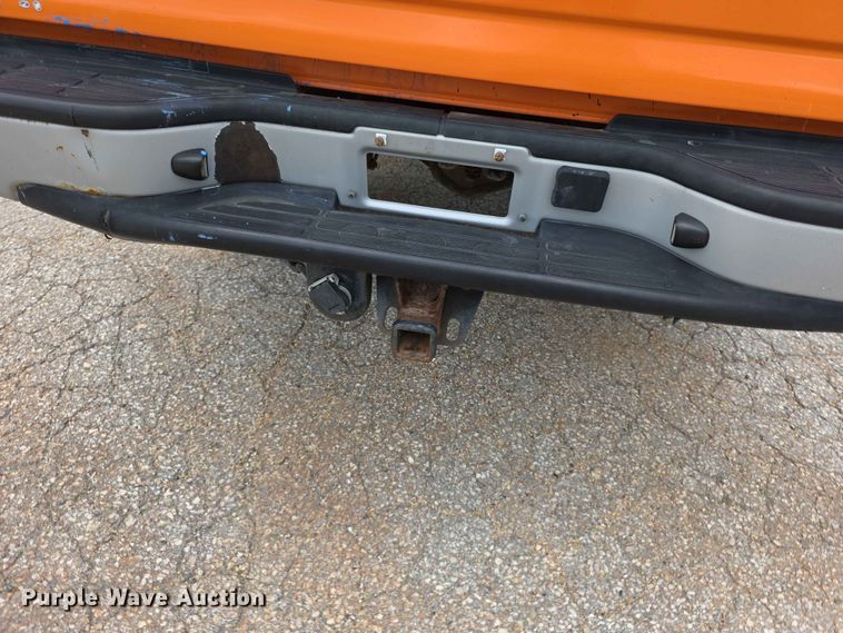 image for item FN5707 2004 Chevrolet Silverado 2500 HD pickup truck