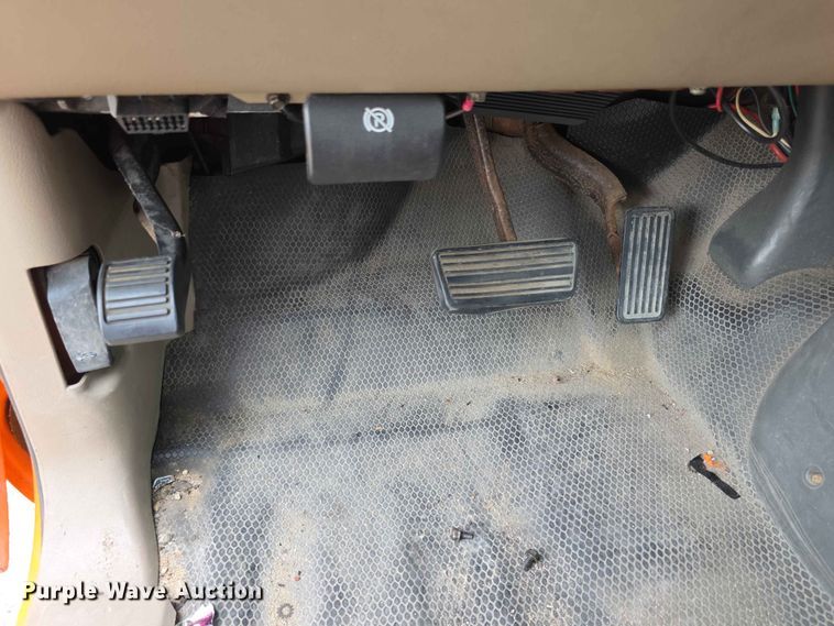 image for item FN5707 2004 Chevrolet Silverado 2500 HD pickup truck