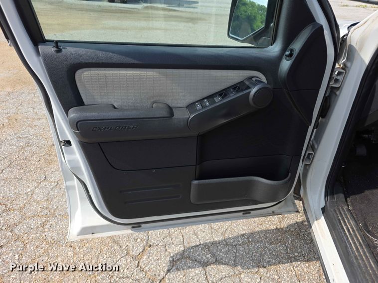image for item FN5709 2008 Ford Explorer XLT SUV