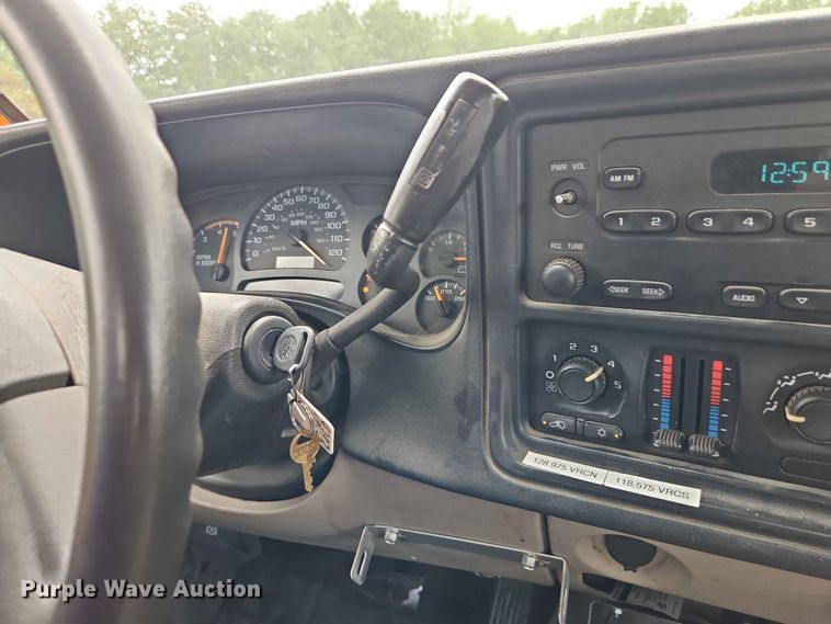 image for item FN5714 2004 Chevrolet Silverado 3500 utility bed pickup truck