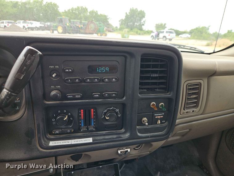 image for item FN5714 2004 Chevrolet Silverado 3500 utility bed pickup truck