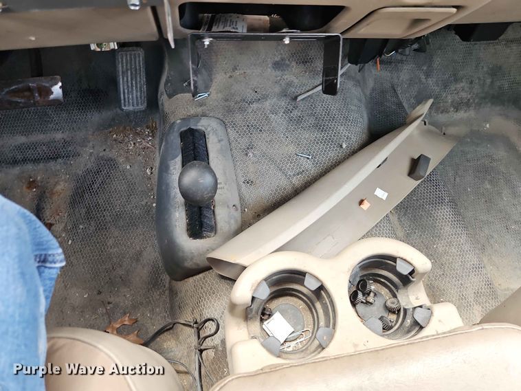 image for item FN5714 2004 Chevrolet Silverado 3500 utility bed pickup truck