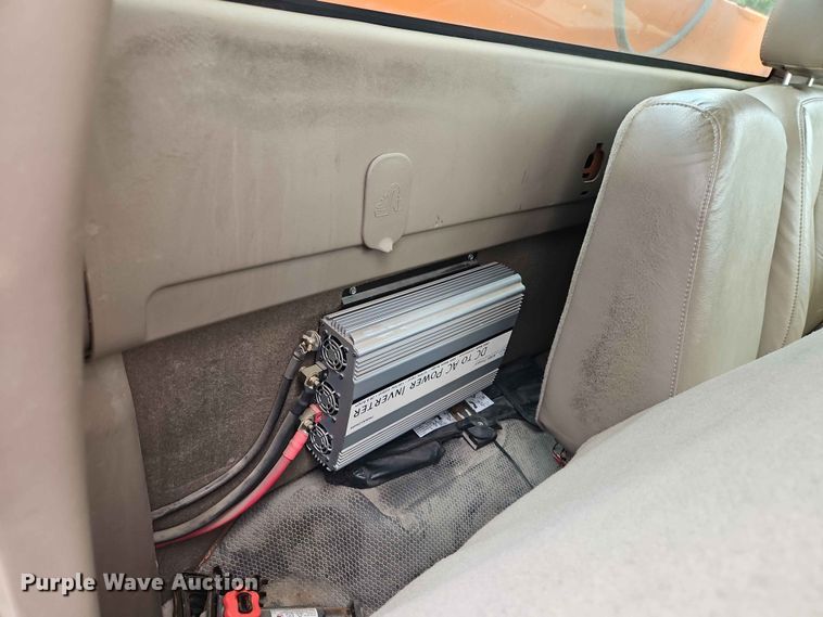 image for item FN5714 2004 Chevrolet Silverado 3500 utility bed pickup truck