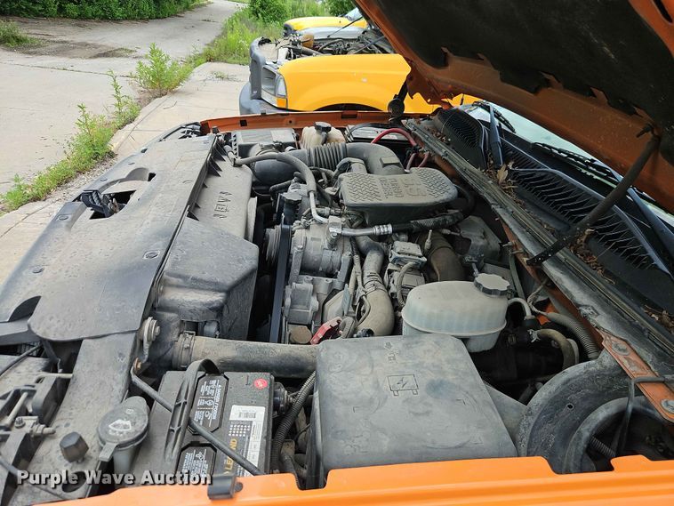 image for item FN5714 2004 Chevrolet Silverado 3500 utility bed pickup truck