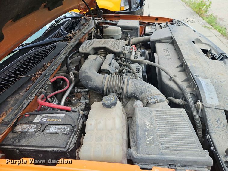 image for item FN5714 2004 Chevrolet Silverado 3500 utility bed pickup truck