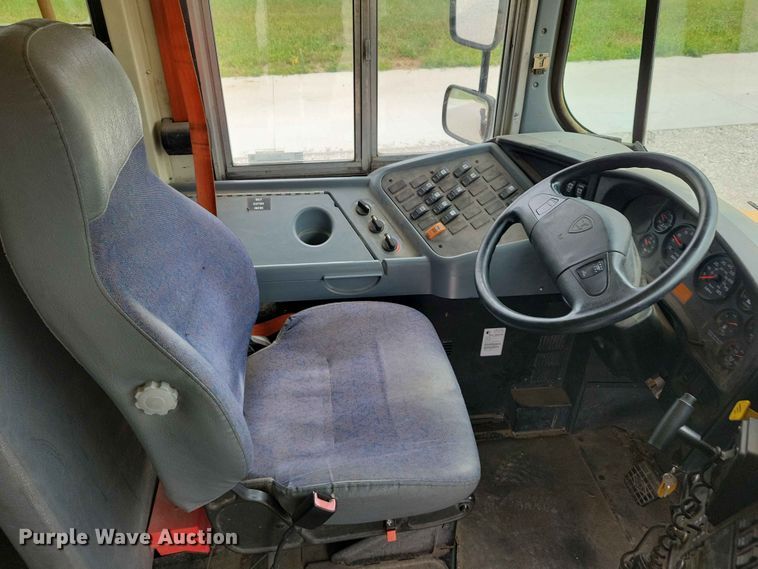 image for item FU0009 2014 International school bus