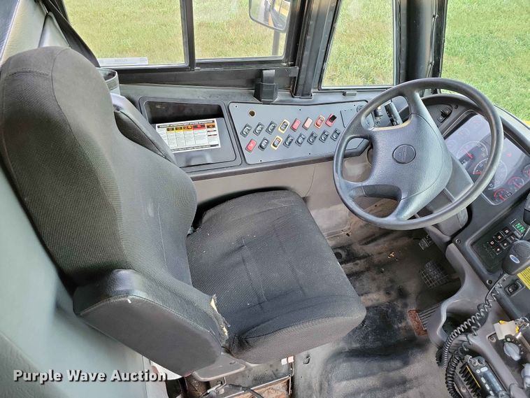 image for item FU0028 2011 Thomas 341TS school bus