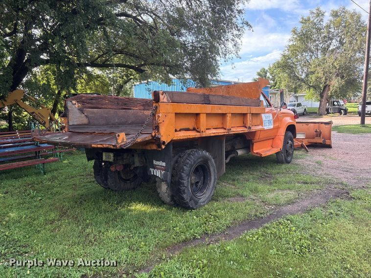image for item NM9818 1975 Dodge D600 dump truck