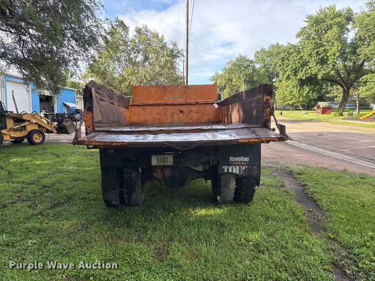 image for item NM9818 1975 Dodge D600 dump truck