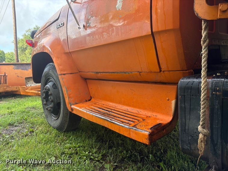 image for item NM9818 1975 Dodge D600 dump truck