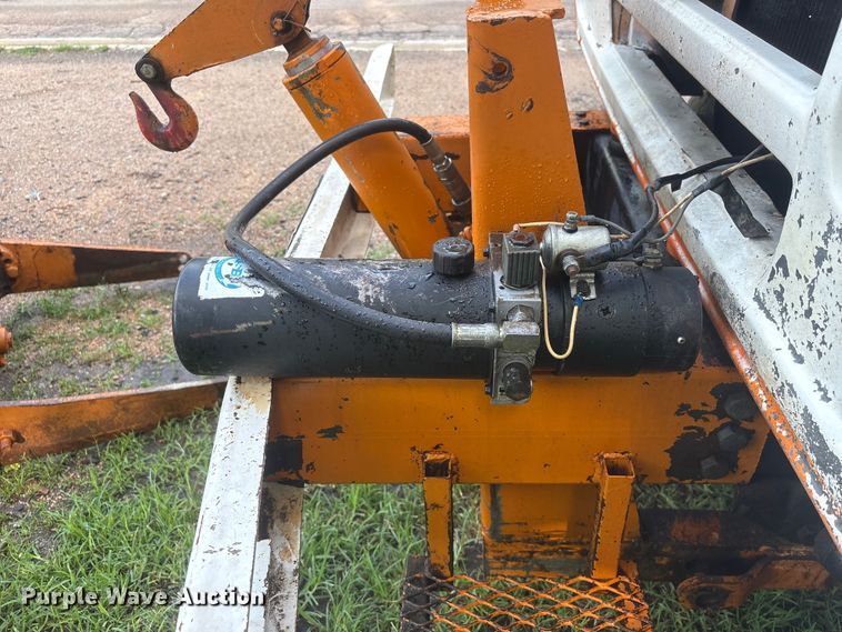 image for item NM9818 1975 Dodge D600 dump truck