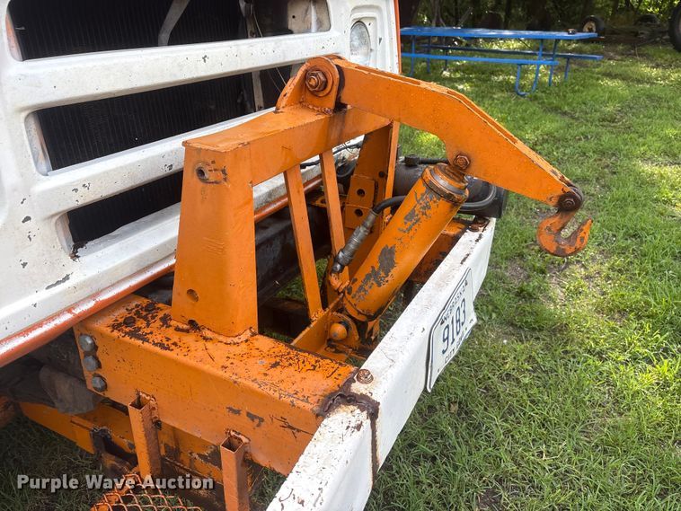 image for item NM9818 1975 Dodge D600 dump truck