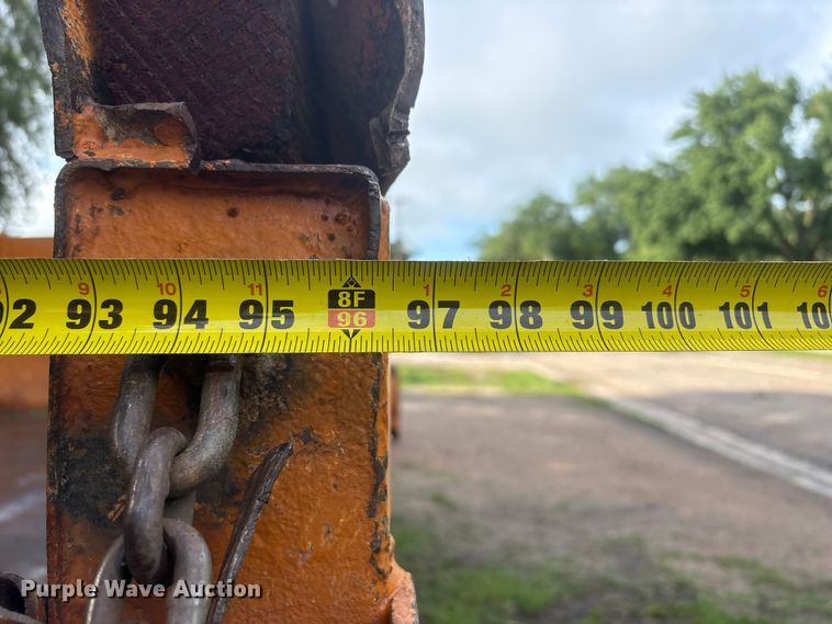image for item NM9818 1975 Dodge D600 dump truck