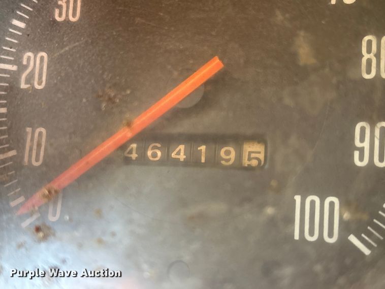 image for item NM9818 1975 Dodge D600 dump truck