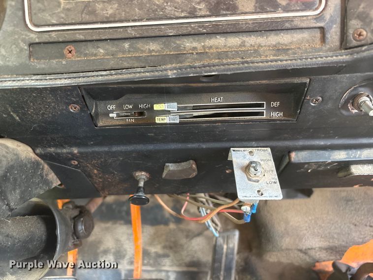 image for item NM9818 1975 Dodge D600 dump truck
