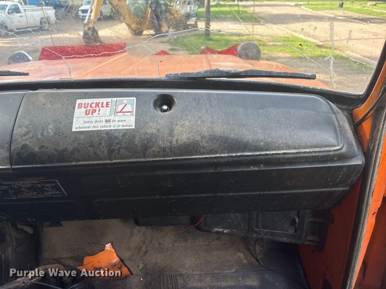 image for item NM9818 1975 Dodge D600 dump truck